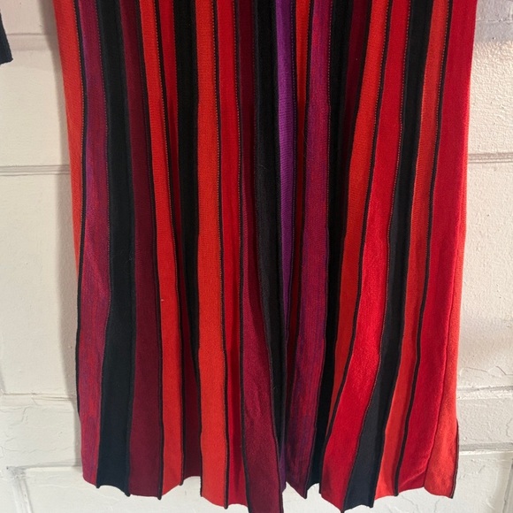 ECI Vibrant Red and Black Long Sleeve Dress - Picture 5 of 7